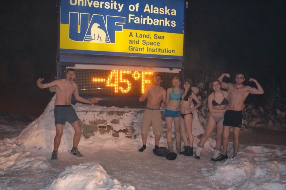fairbanks-university-students-in-cold